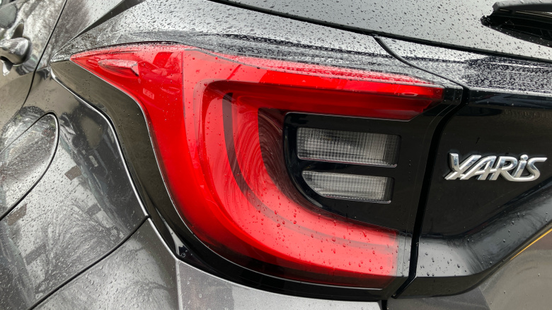 Toyota Yaris 1.5 Hybrid Design 5dr CVT Hybrid Hatchback